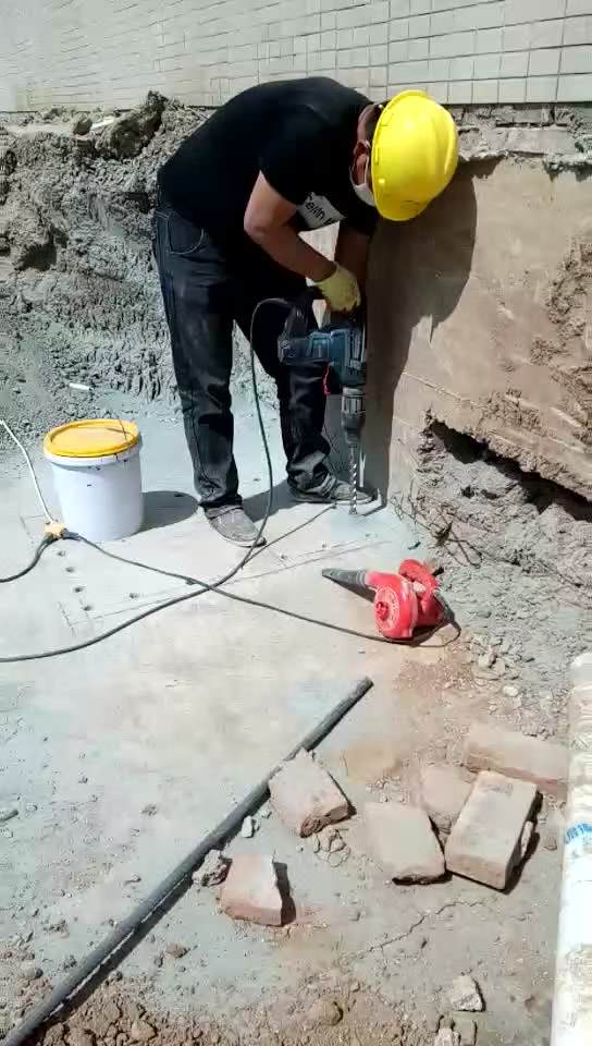 临武新旧混凝土植筋连接加固